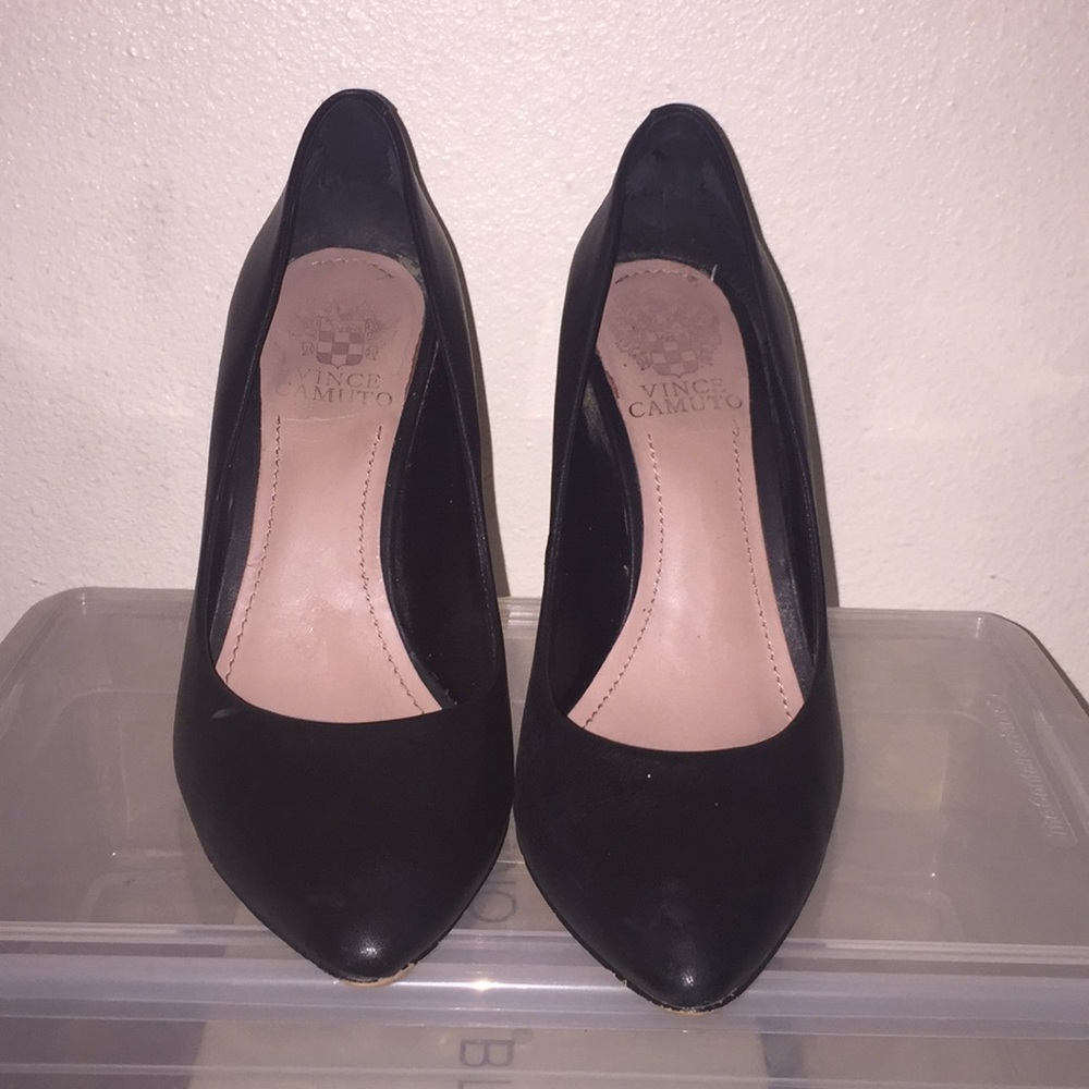 Vince Camuto Black Pumps